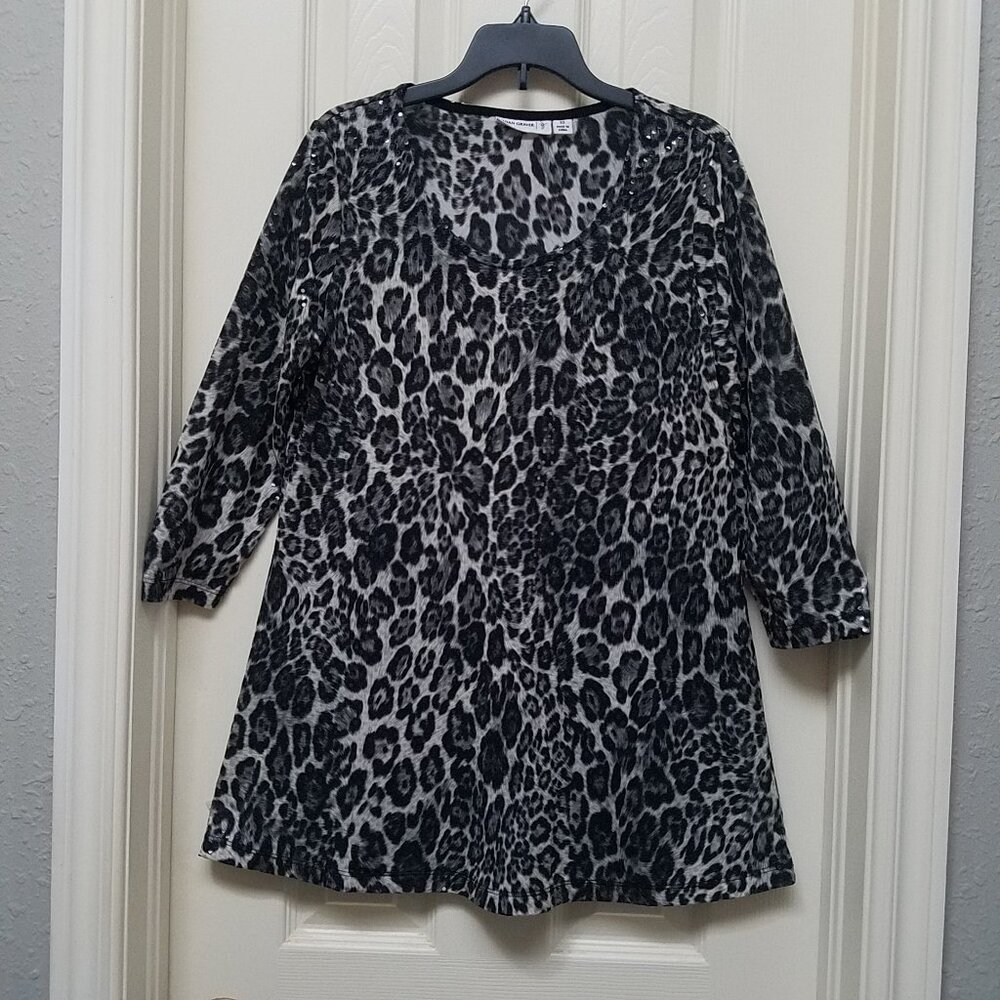 SUSAN GRAVER Cheetah Print Sequined Liquid Knit Top Womens Size XS
